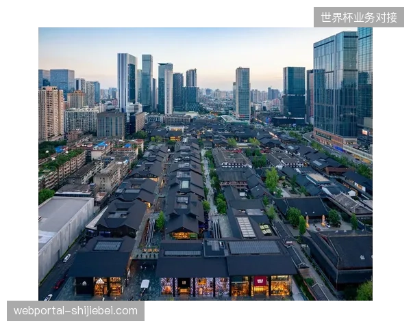 成都太古里世界杯户外直播点实地调研：为何高热度流量未能接入周边零售闭环